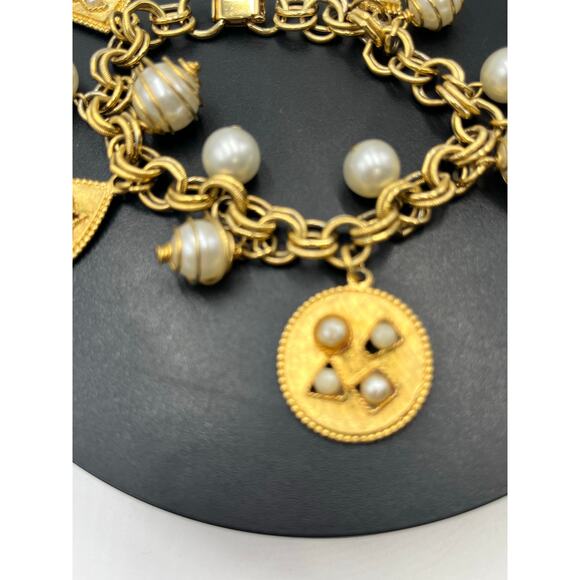 Vintage Gold Tone Revival Moghul Pearl Medallion Charm Etruscan Bracelet - Picture 4 of 9